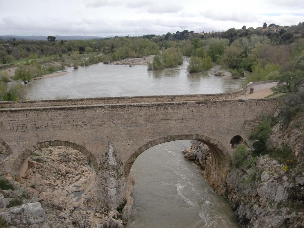 Gite De La Tour Saint-Guilhem-le-Desert Exteriör bild